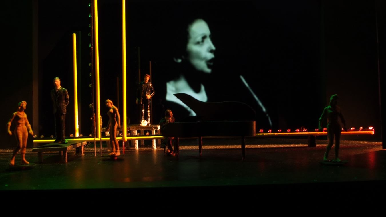 public://projets/DSCF2088 tube jaune_0.jpg